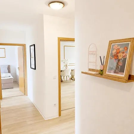Grosses Mit Balkon In Zentraler Lage Lejlighed Springe