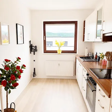 Grosses Mit Balkon In Zentraler Lage * Springe