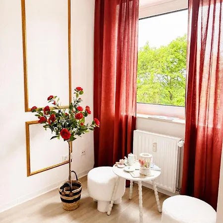 Grosses Mit Balkon In Zentraler Lage * Springe