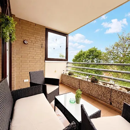 Lejlighed Grosses Mit Balkon In Zentraler Lage *